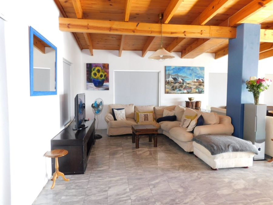 6 Bedroom Property for Sale in Mountainside Western Cape